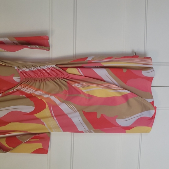 2 for $25 Lightweight 3/4 sleeve size S Dress - Picture 3 of 6